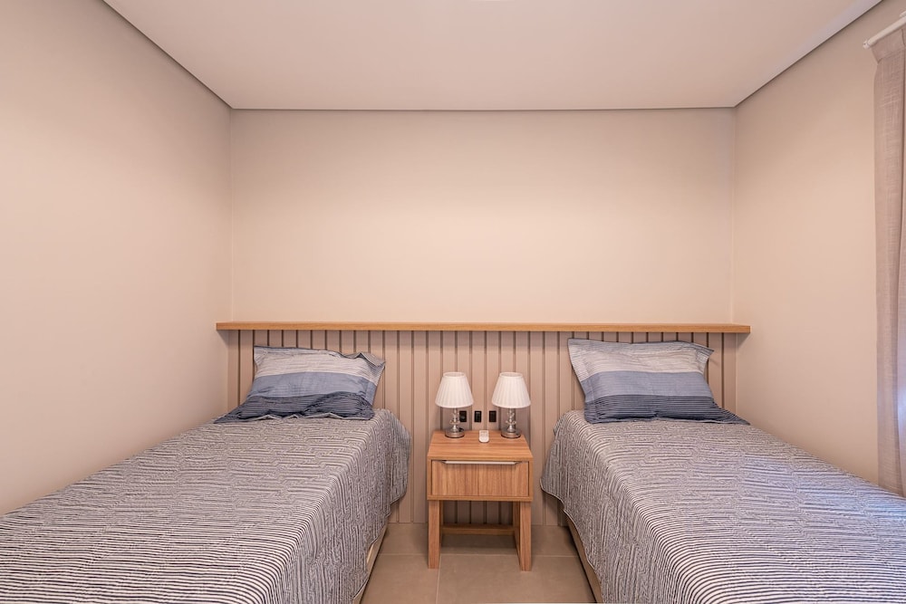 Incr vel Apartamento com Wi-fi na Praia Brava SC