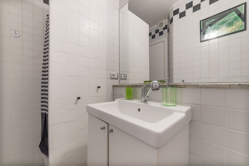 Piazza Vittorio NETFLIX Apartment