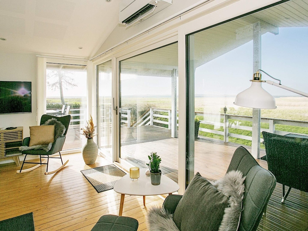 Secluded Retreat by Water - By Traum Ferienwohnungen view 5