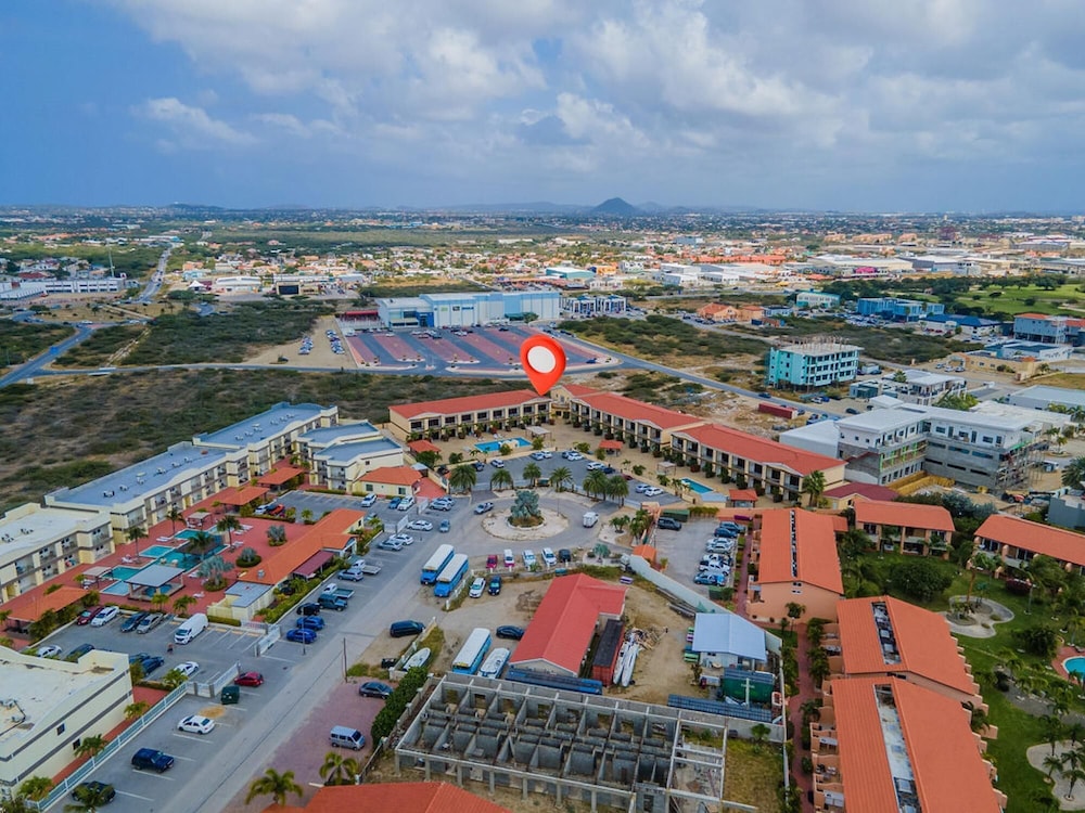 2BR 3min Walk 2 Eagle Beach Pool GYM Parking