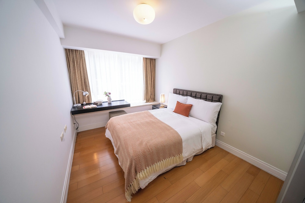 Tyms 3BR 2BA Apartment in Xujiahui