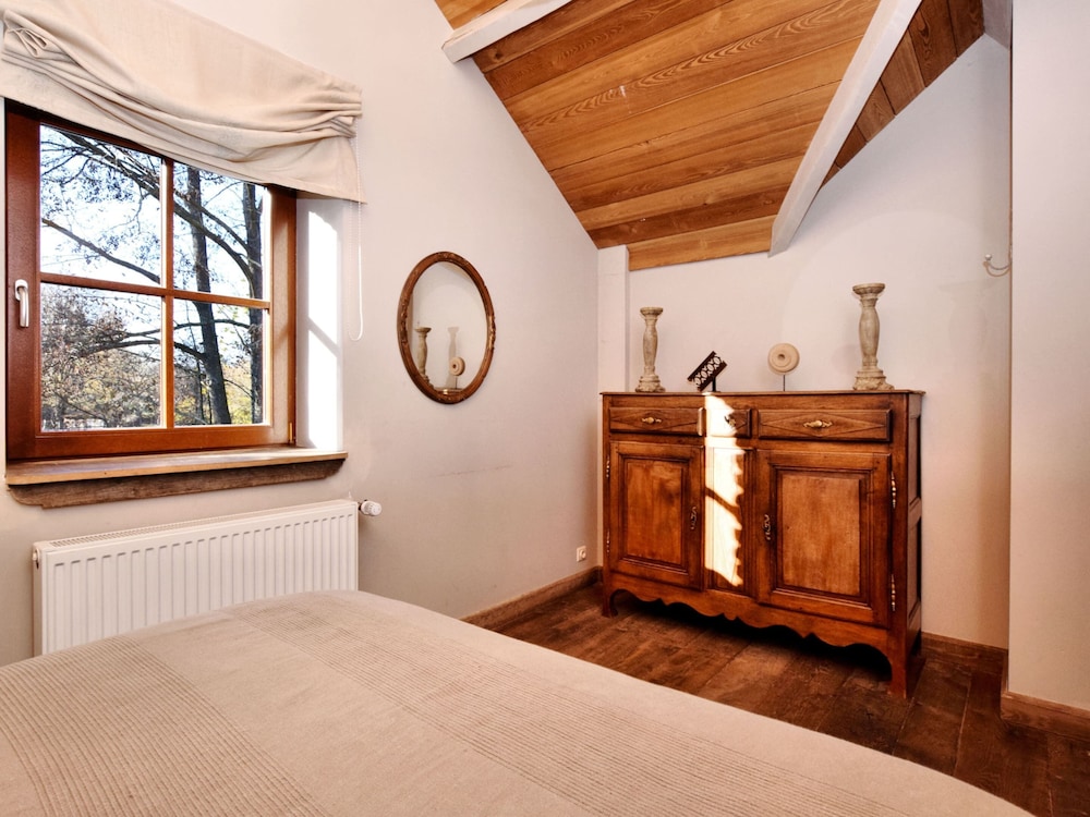 Rustic Holiday Home in Halleux view 3