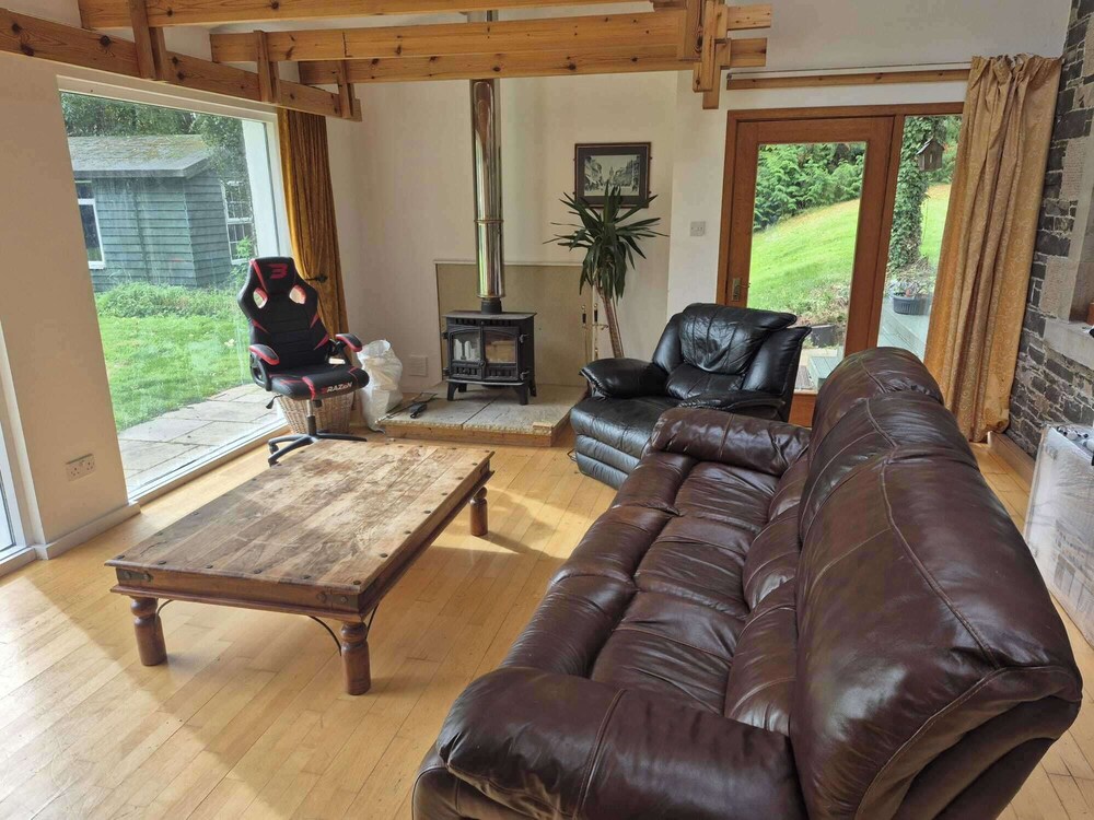Hawick - House - Sleeps 9 - Hot Tub