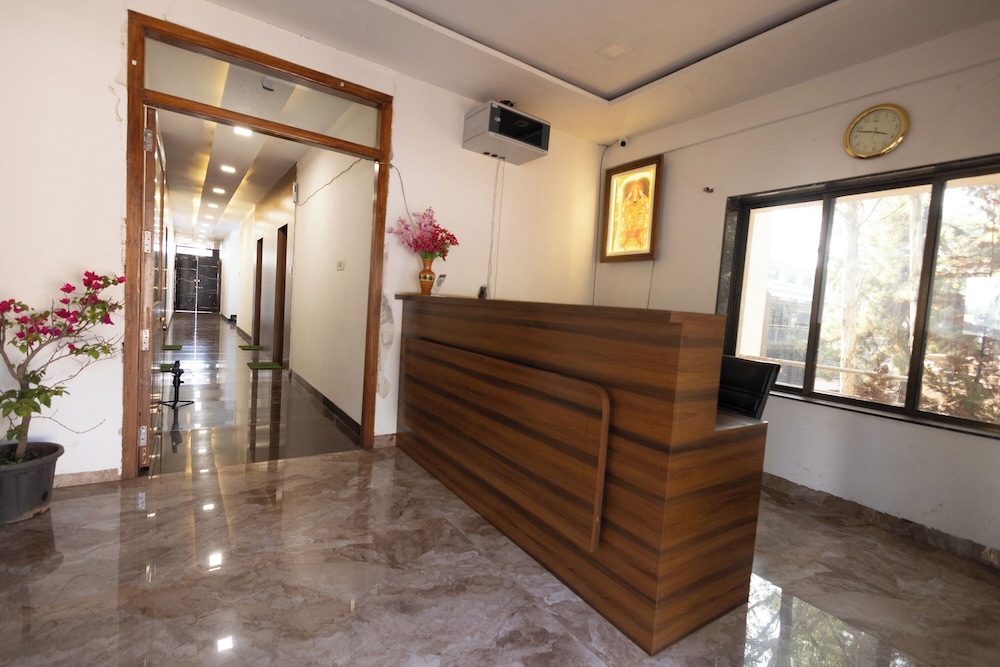 Green Paradise Hotel And Restaurant