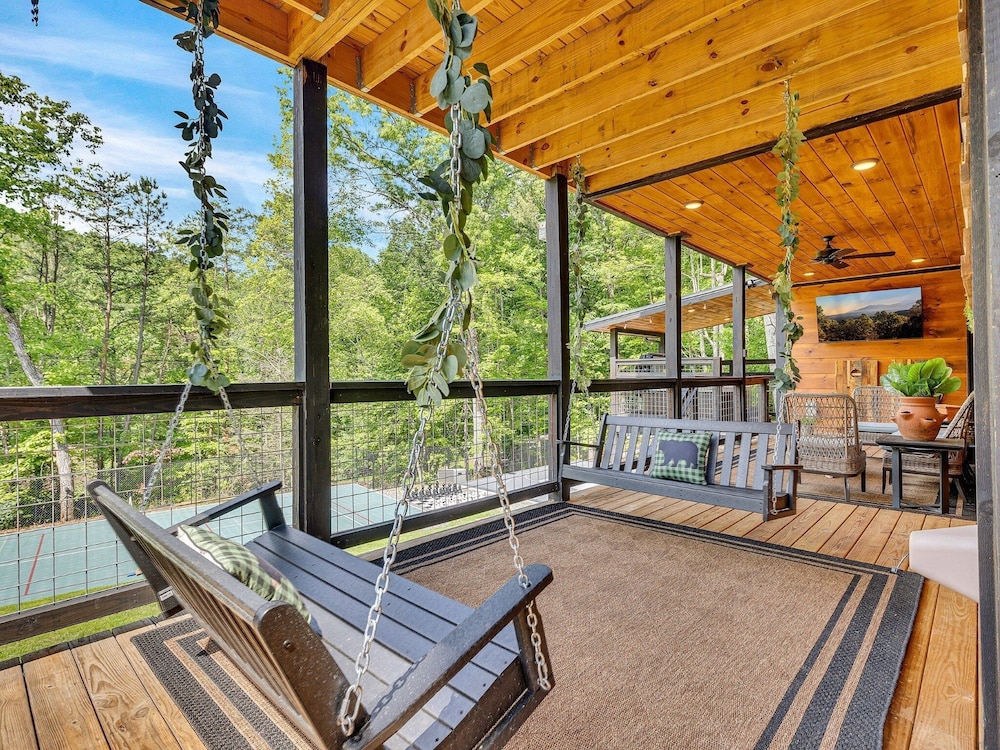 Ebenezer 4 Bedroom Cabin