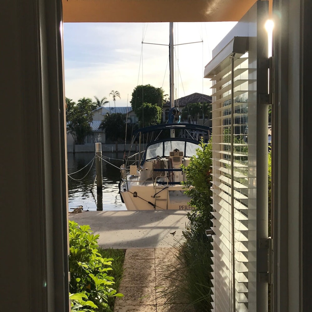 Beach Apt With Waterview in Las Olas Blvd