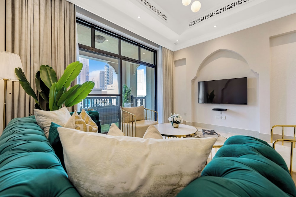 Durrani Homes - Luxe Living at Souk Al Bahar with Burj Khalifa and partial Fountain view