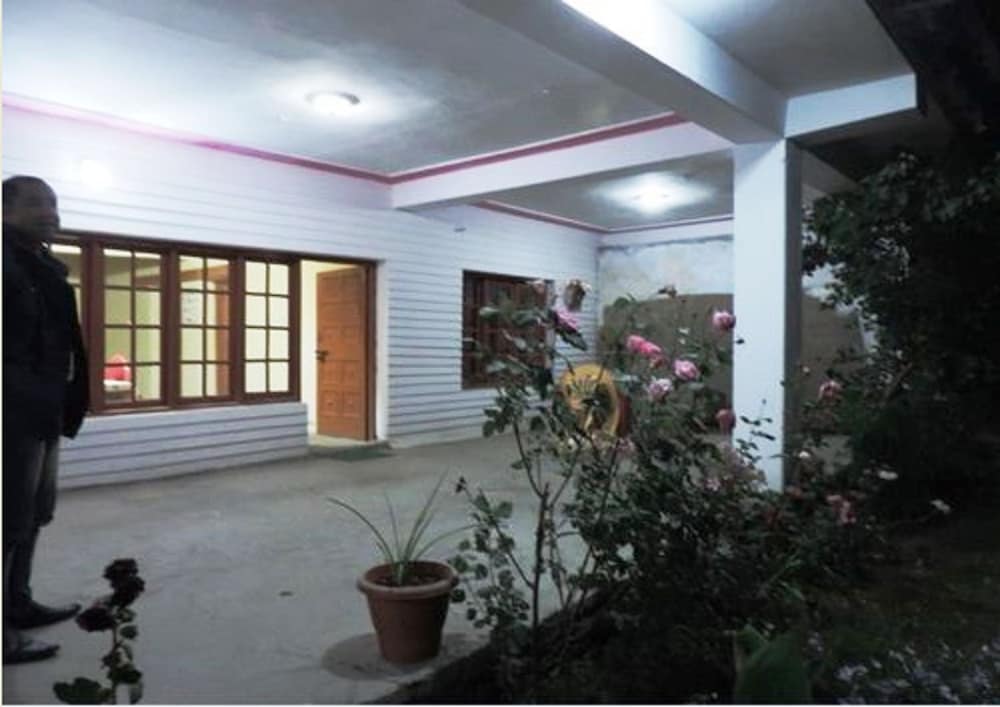 TIH A O Guest House & Home stay