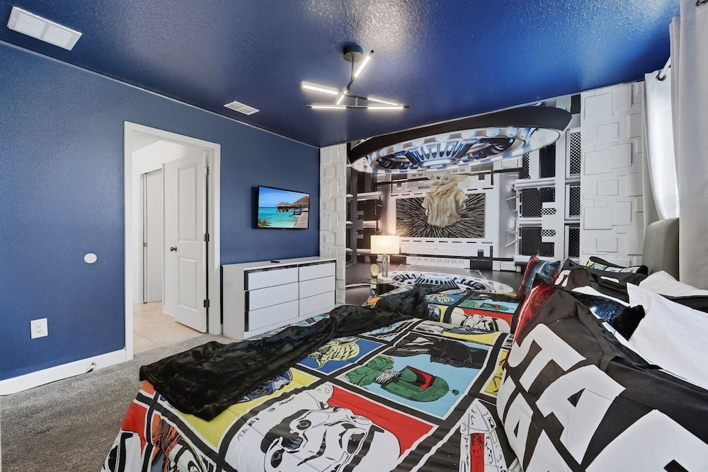 ChampionsGate Resort 10 Bedroom Vacation Home - Includes resort clubhouse amenity access! 10 Home