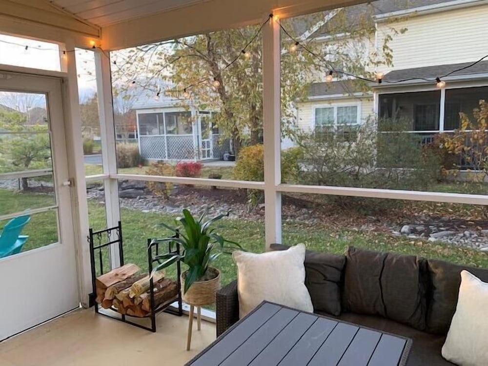 Simonton Court 20253