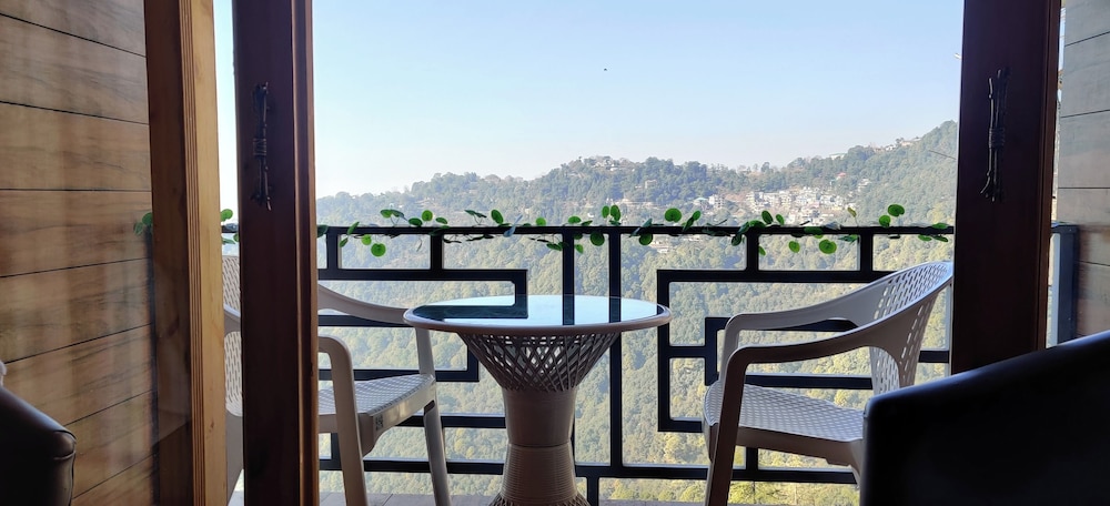 Lord Krishna Boutique Stay
