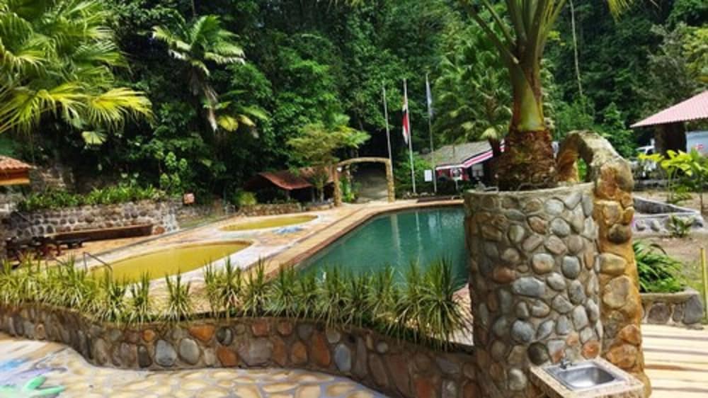 Recreo Verde Hot Springs & Spa