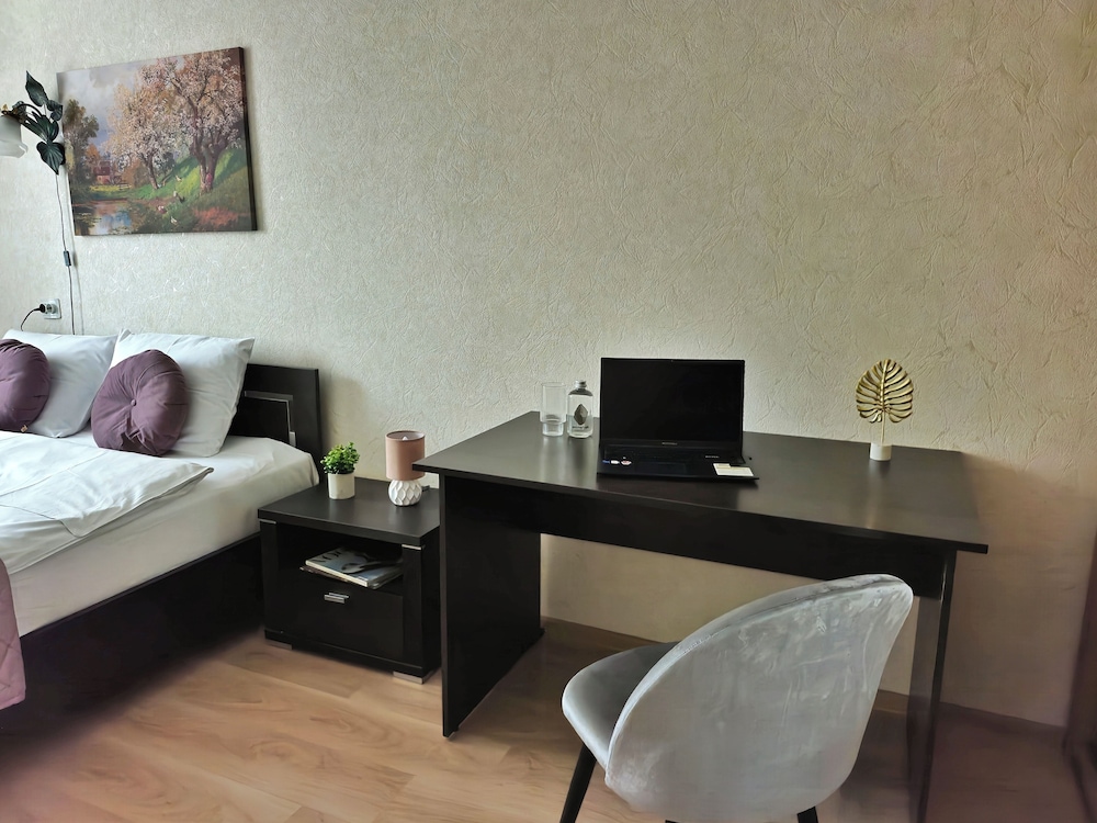 Apartment near Komarovsky Market