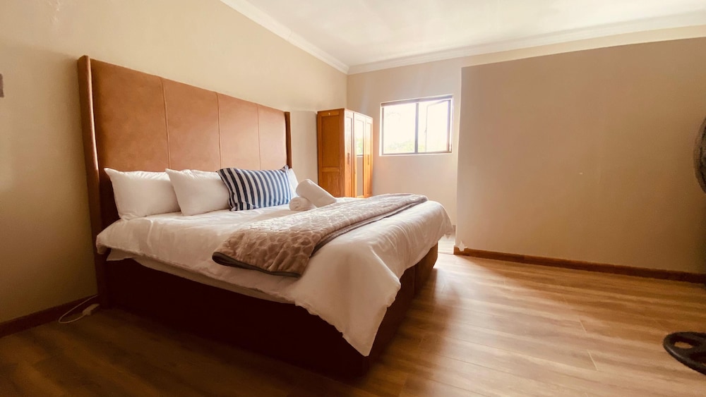 Adhara Hotel