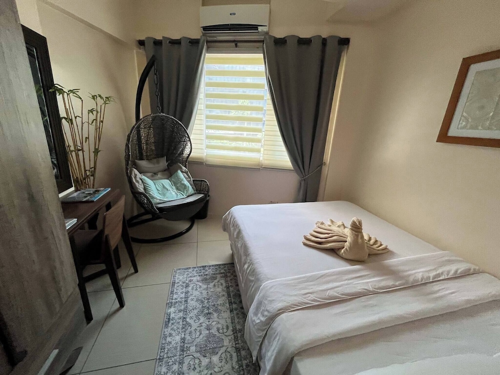 Urban Retreat at Shell Residences With Netflix 300mbps Wifi