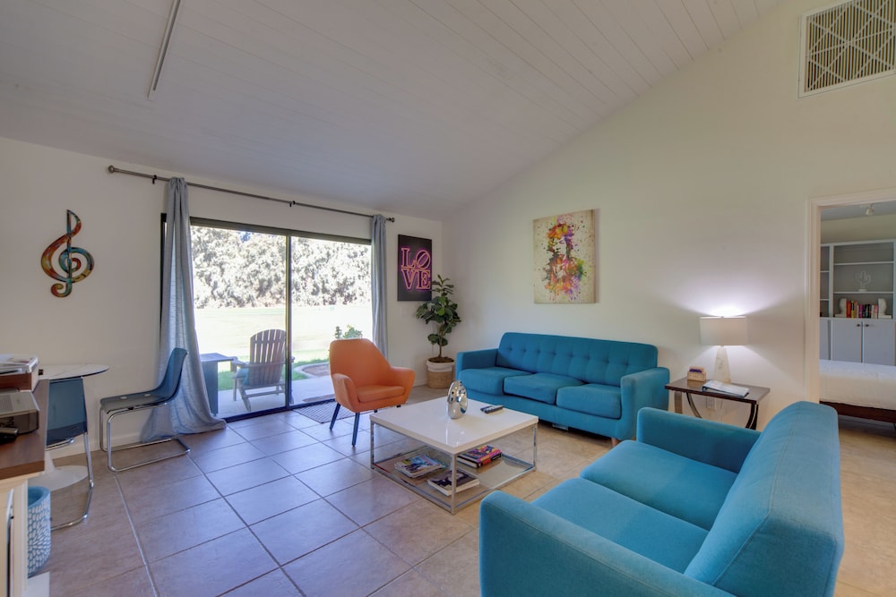 Pet-friendly Stay w/ Patio in Palm Desert Resort!