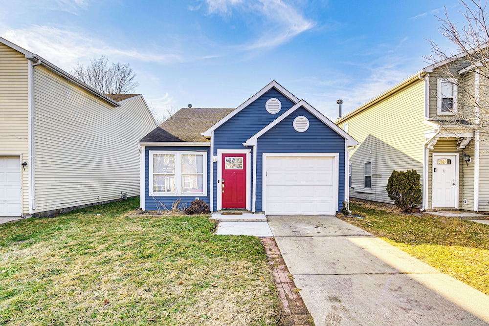 5 Mi to Eagle Creek Park: Home w/ Fenced Yard!