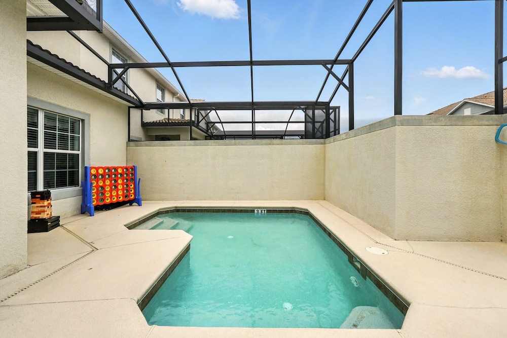 Vibrant 5BR Family Retreat in Storey Lake!