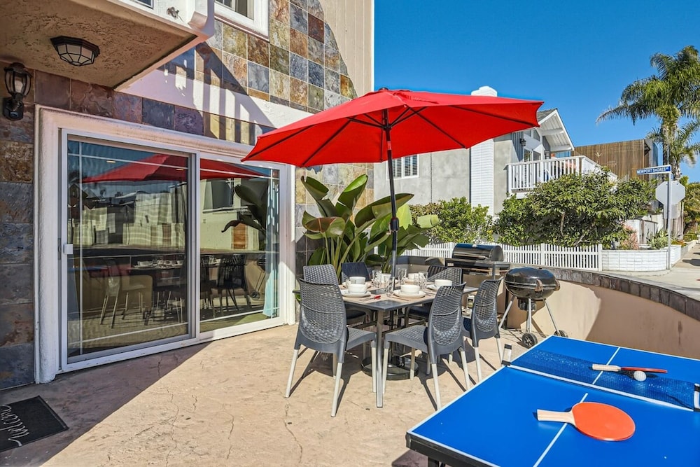 Chic Beachside BBQ Fast Wifi - C2