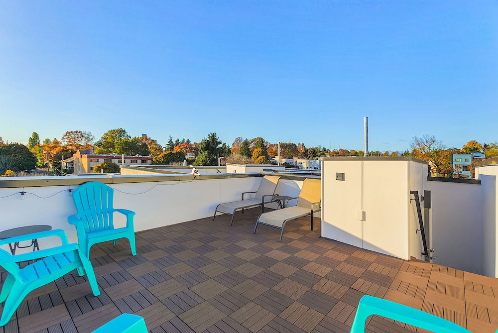 Red Maple Retreat in Judkins Park view 3