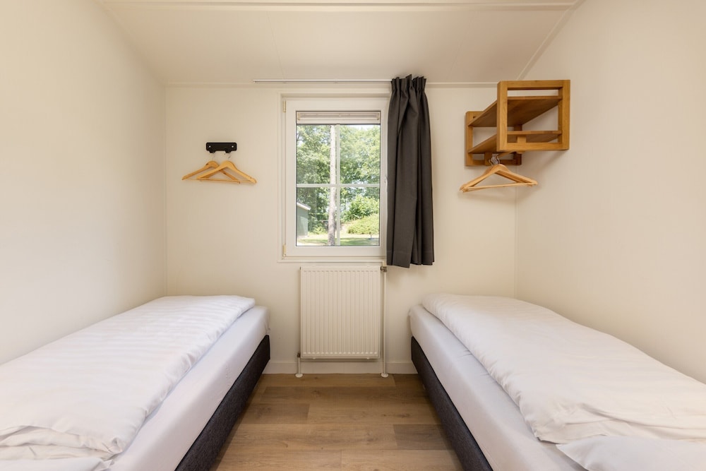 Chalet With a Dishwasher, in a Car-free Park