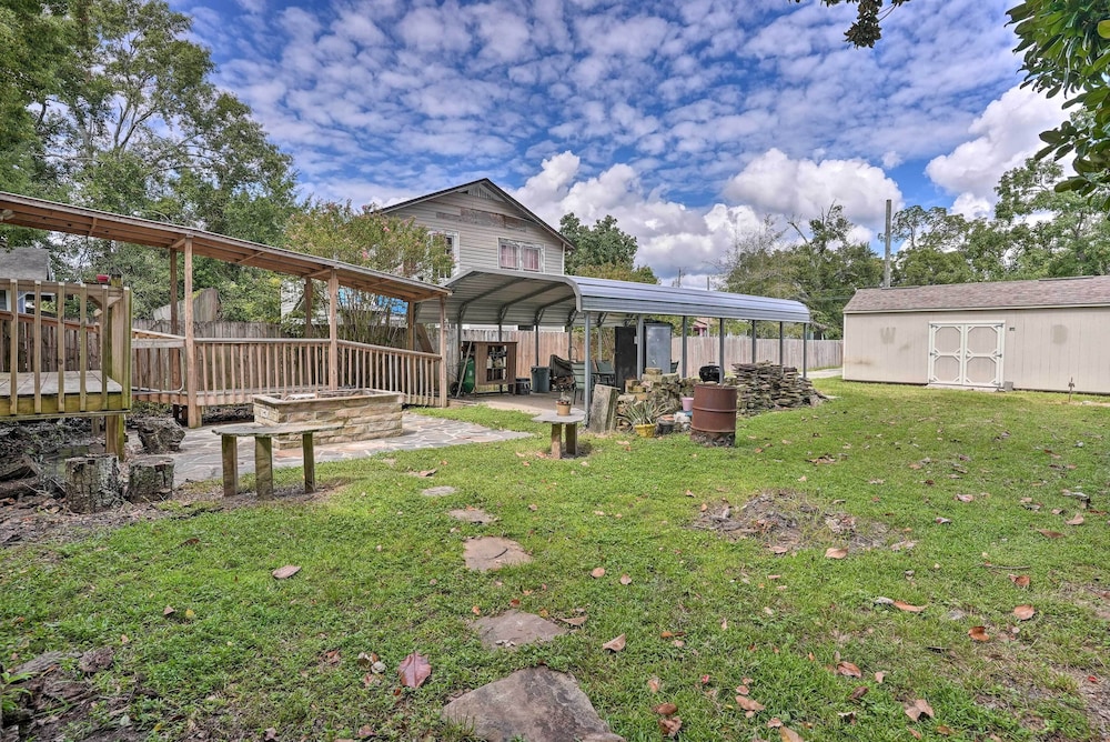 Charming Home w/ Yard, Walk to Beach & Casino view 4