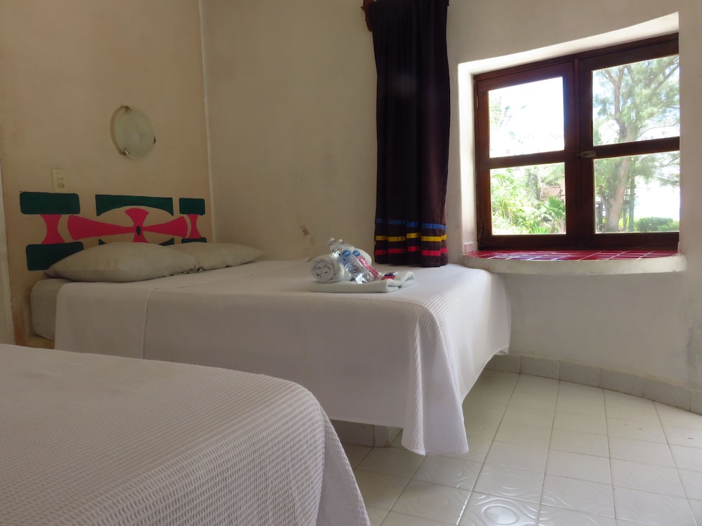 Acamaya Reef Cabanas - Caravan Park