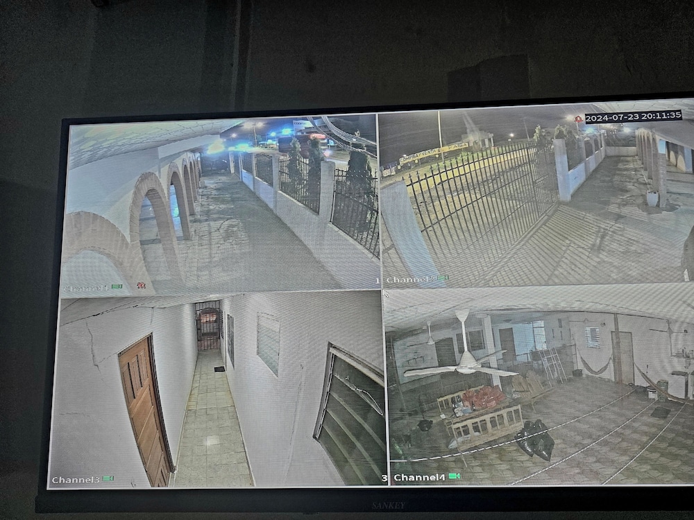 Cuartos independientes con baño privado