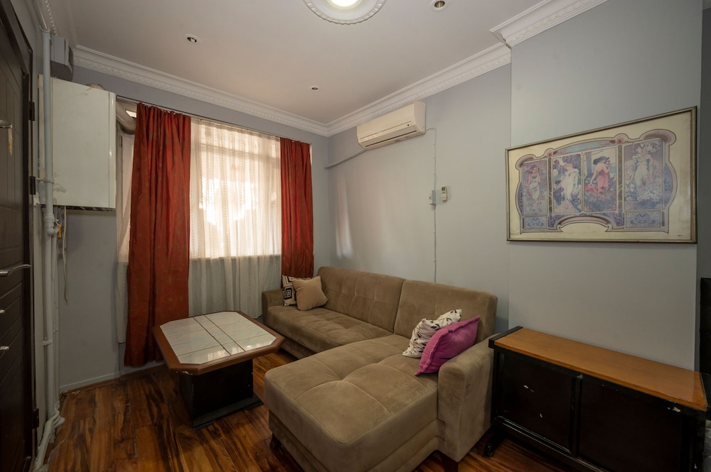 Taksim Suite II
