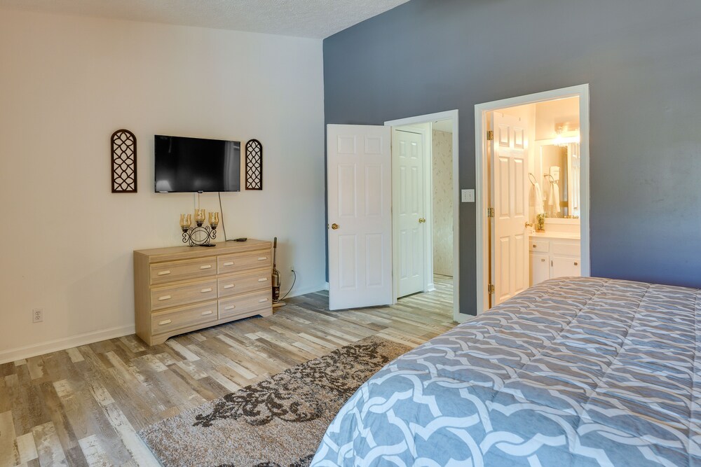 Walk to Beach: PCB Condo w/ Oceanfront Pool Access