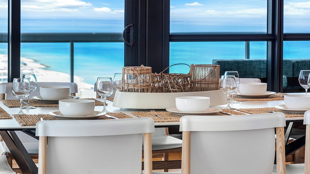 Luxury Vacation Rentals at The Setai by LRMB