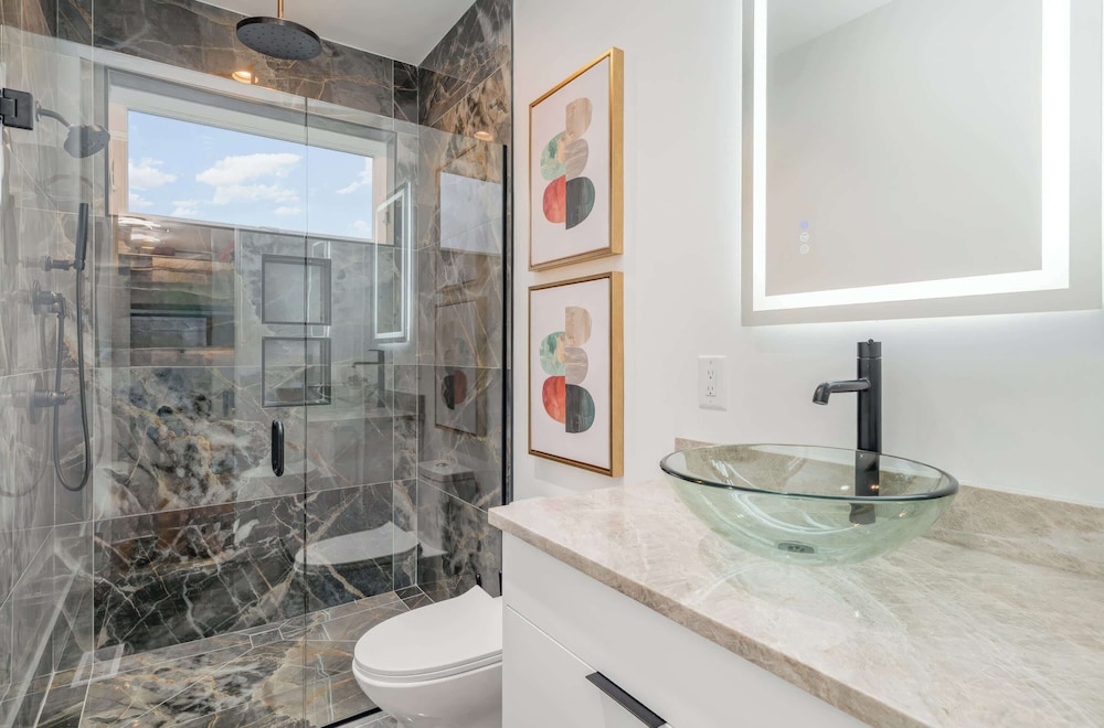 Elevator With Rooftop Hot Tub Pet-friendly Yard