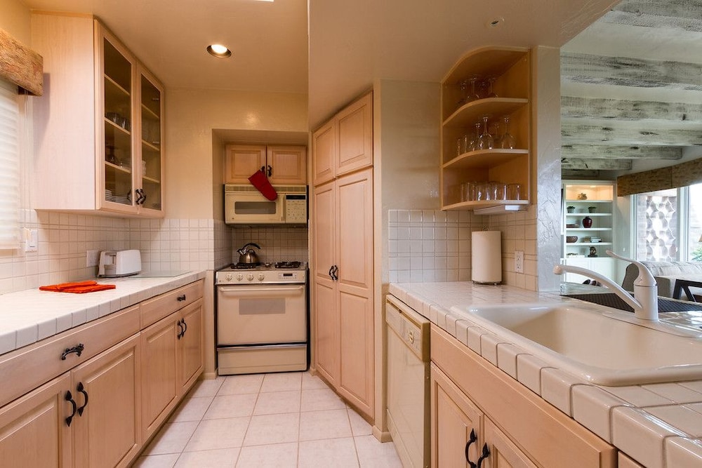 Mission Hill Casitas - Property Image 6