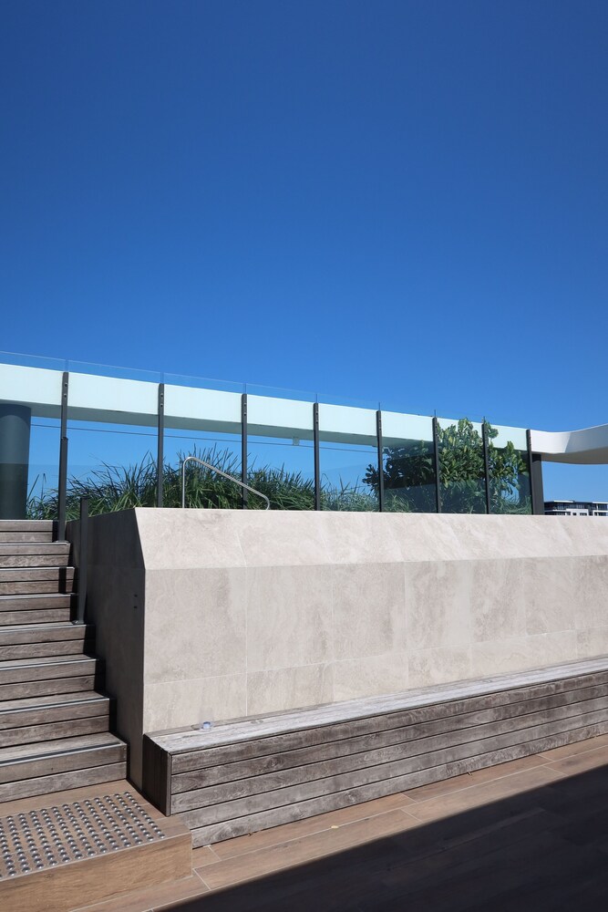 Luxury Palm Beach 1 BDR in The Village
