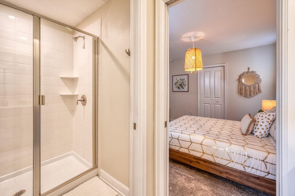 Spacious Home Near Disney With Private Pool and Game Room - Image 2