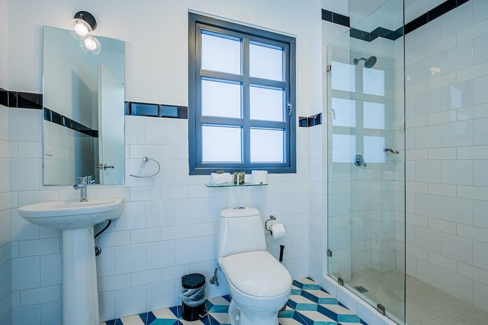 w Amazing 2BR in Santa Ana