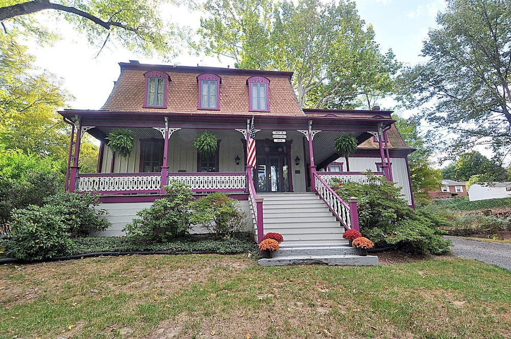 Manor at Berkeley Springs - Property Image 4