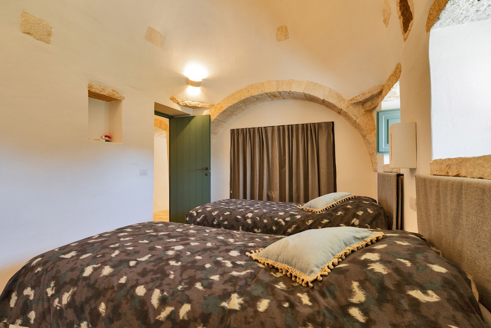 Trulli Pietra Rossa With Pool by Wonderful Italy