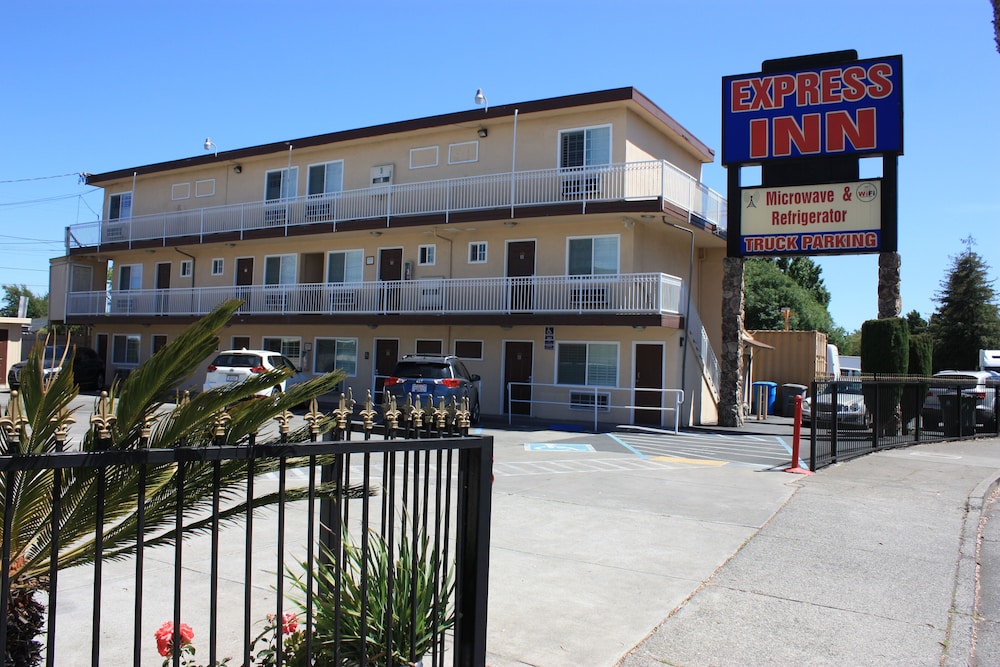 Vallejo Vacations - Express Inn - Property Image 10