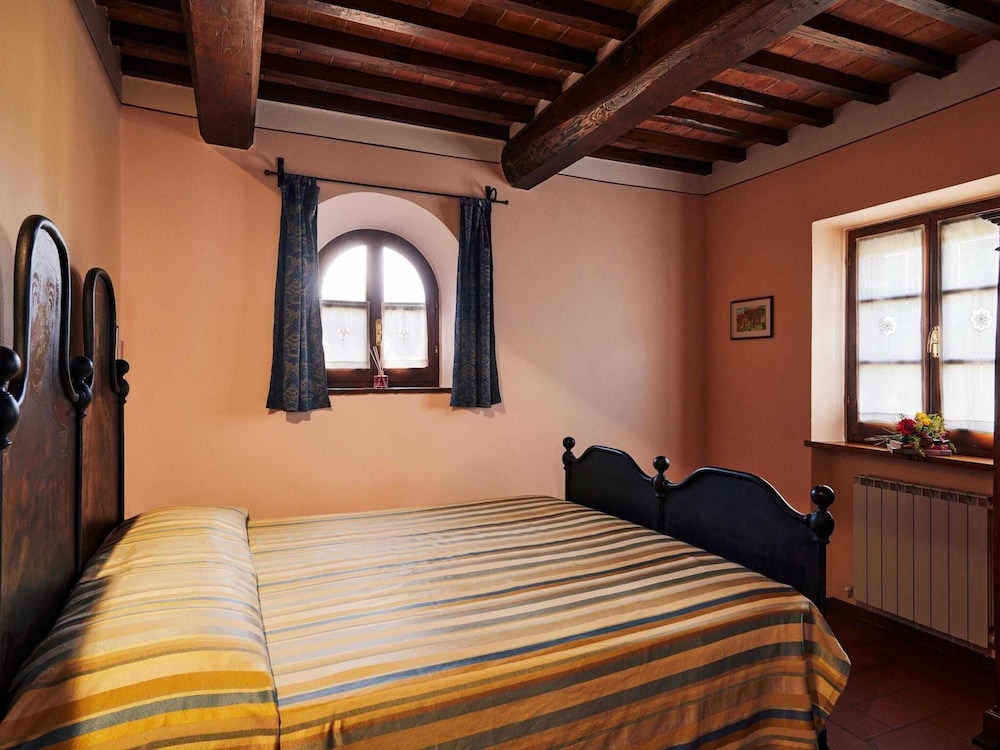 Beautiful Holiday Home With View Over Cortona in Beautiful Surroundings view 3