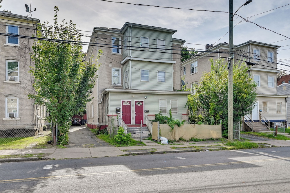 Convenient Hartford Condo < 2 Mi to Dtwn!