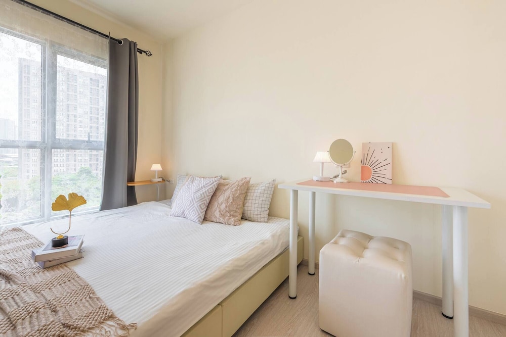 2BR 7 Mins Walk to BTS Bill Included