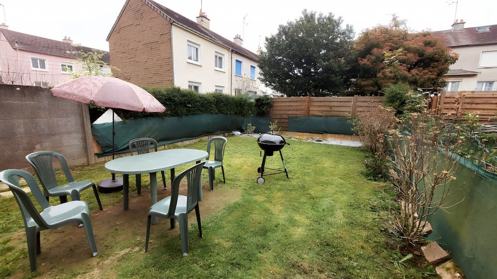 Holiday Home in Le Mans Near 24H Circuit