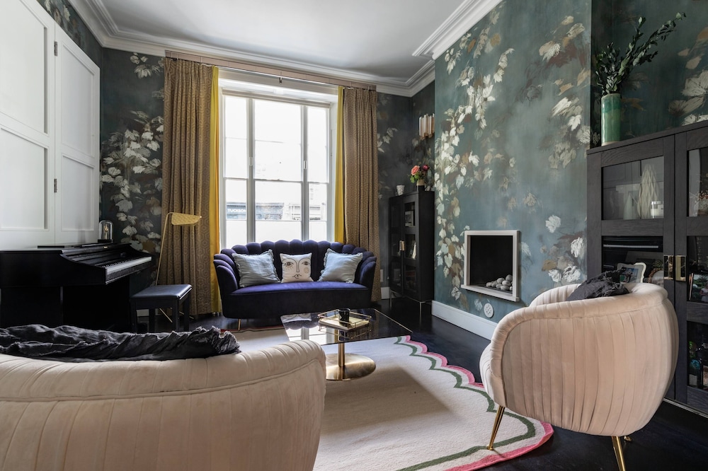 Westbourne Park Road XVI by Onefinestay