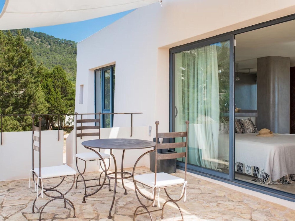 Majestic Villa With Private Pool