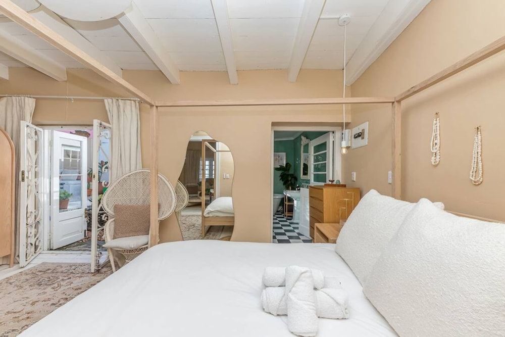 Chic & Stylish 2BD Home in Bo-kaap view 4