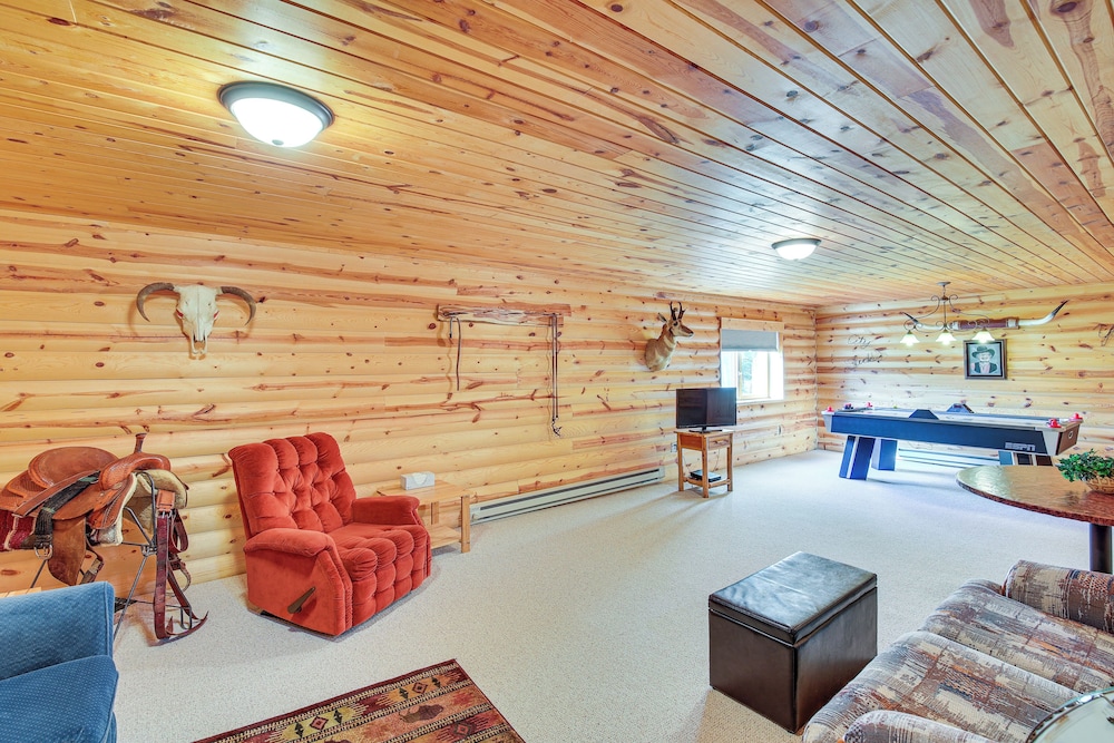 Furnished Deck, Black Hills View: 'lazy U' Retreat