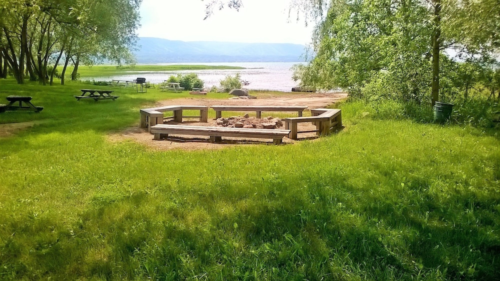 4 Bedroom Blue Mountain Rental with Hot Tub