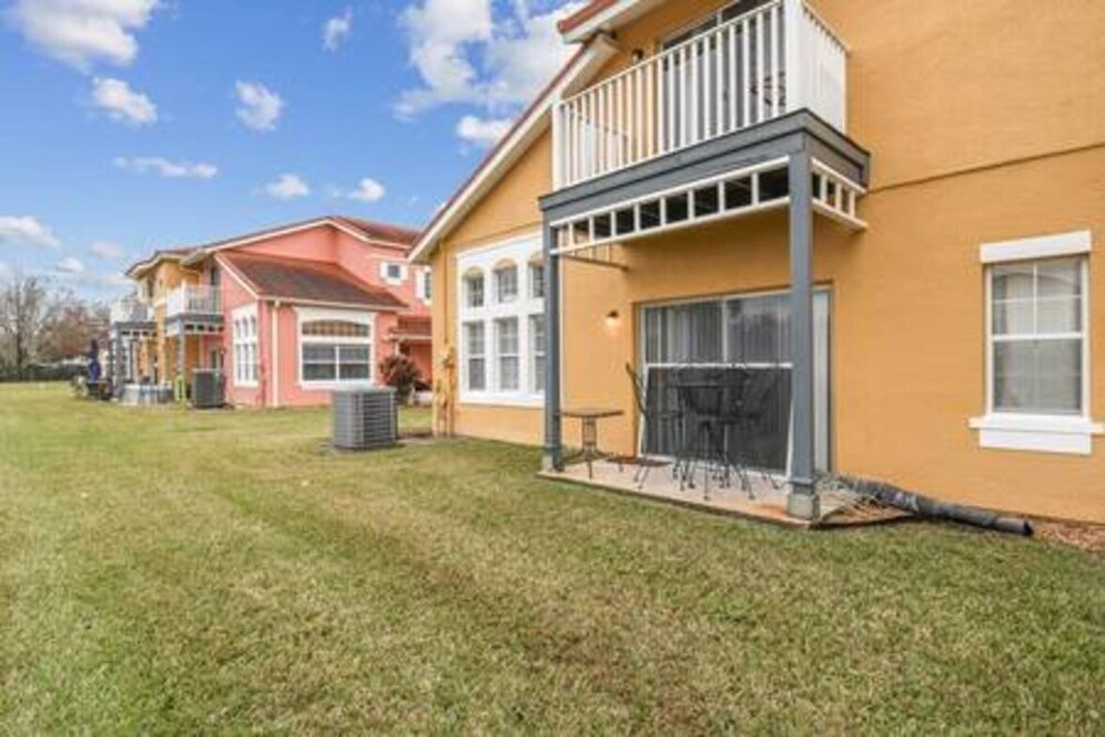 Lake Berkley 4BR Villa - Near Disney & Pool