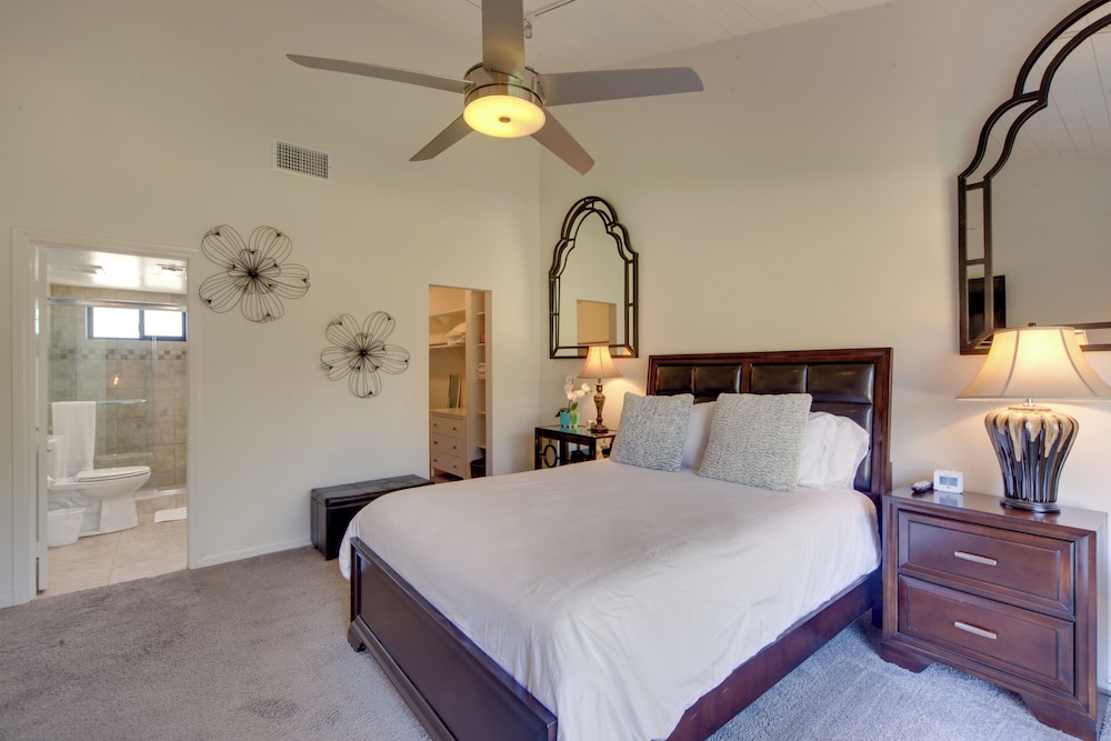 Pet-friendly Stay w/ Patio in Palm Desert Resort!